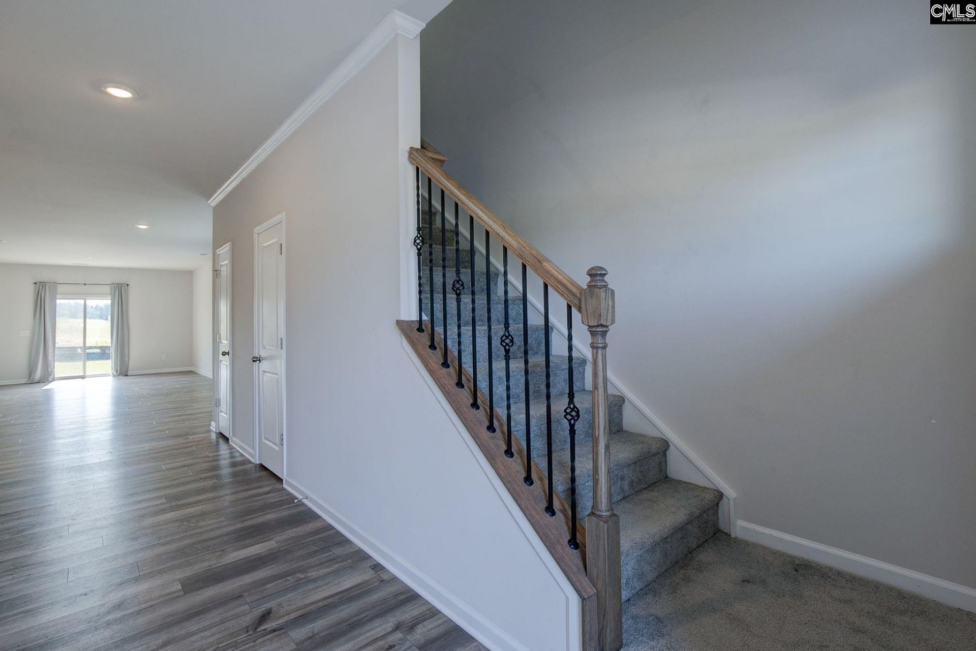 409 Delaware Street Photo 5