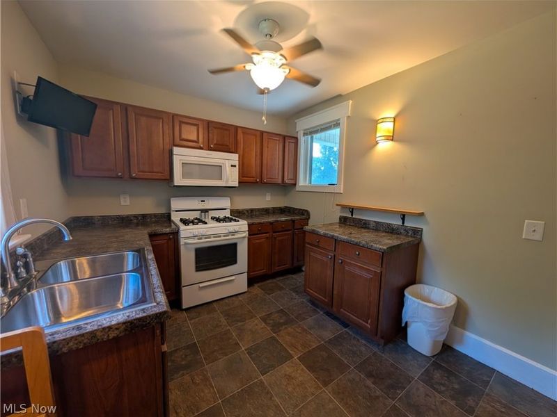 900 W Brown Street, New Lexington, OH 43764 Photo 11