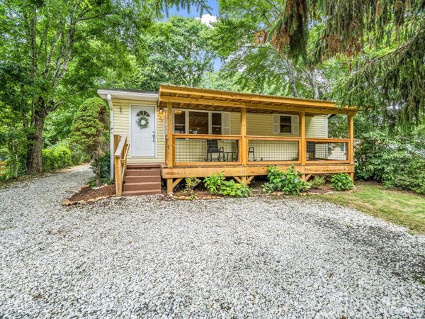 407 Hiawassee Avenue, Black Mountain, NC 28711