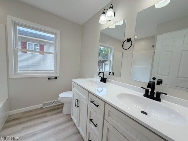 318 W 14th Street, Dover, OH 44622 Photo 8