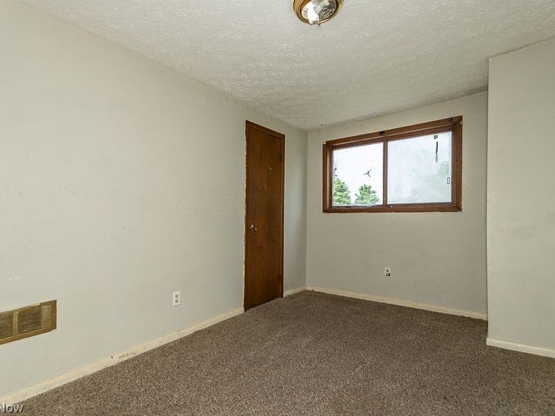 980 Evangeline Road , Cleveland, OH 44110 Photo 19