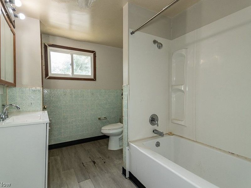 980 Evangeline Road , Cleveland, OH 44110 Photo 22