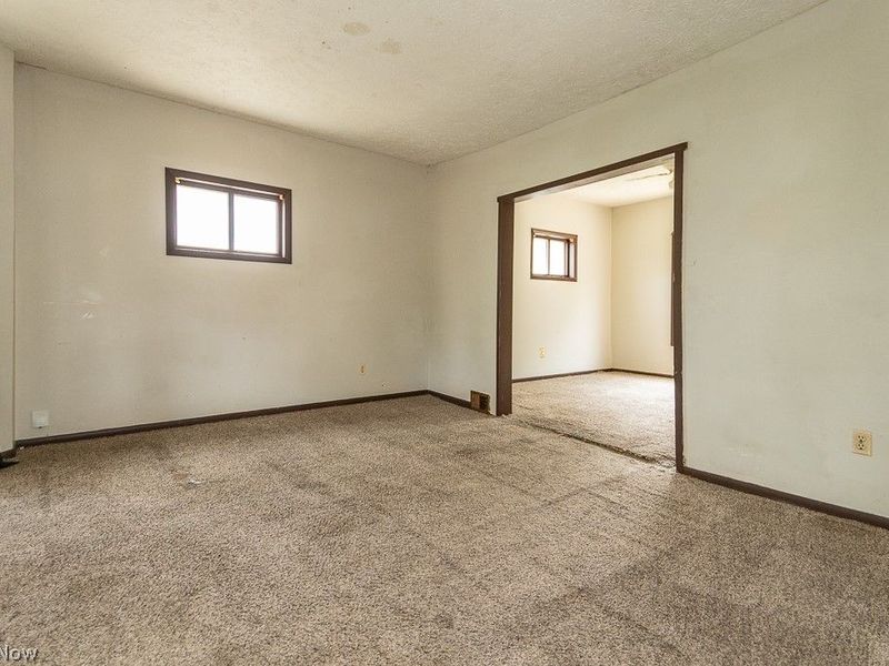 980 Evangeline Road , Cleveland, OH 44110 Photo 3