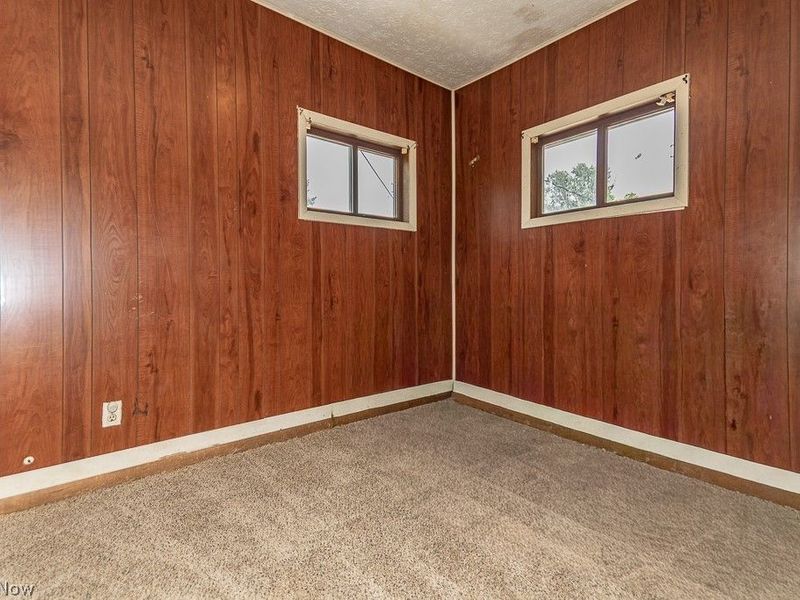 980 Evangeline Road , Cleveland, OH 44110 Photo 5