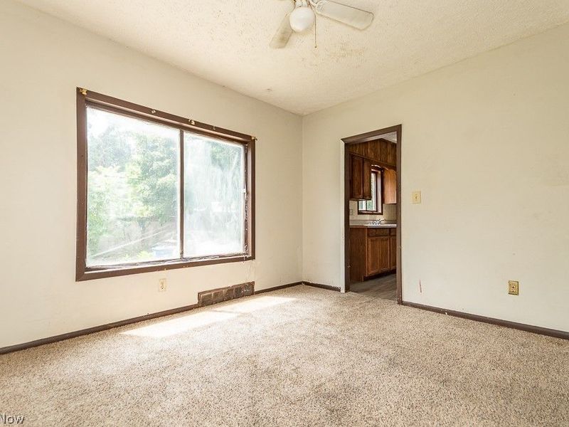 980 Evangeline Road , Cleveland, OH 44110 Photo 9
