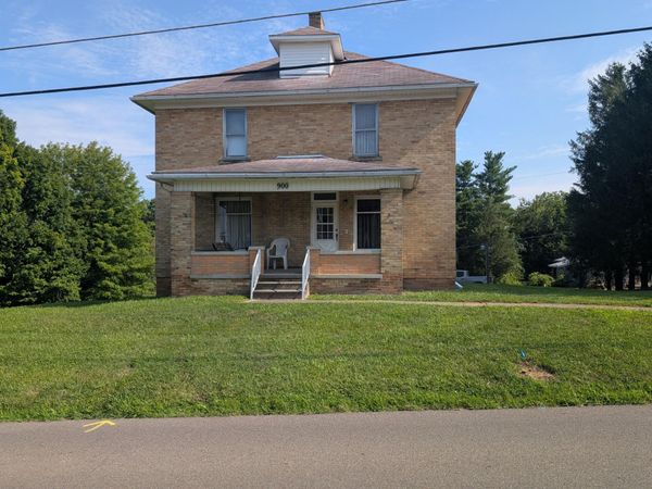 900 W Brown Street , New Lexington, OH 43764