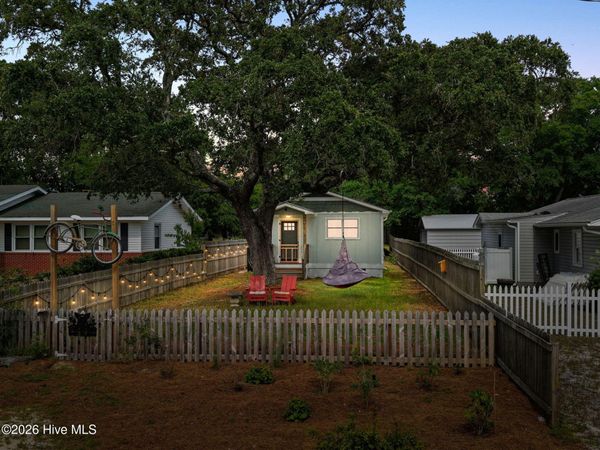 908 N Lord Street , Southport, NC 28461