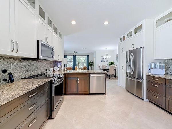 1556 Winterberry Ln , Weston, FL 33327