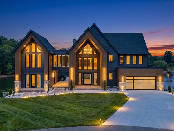 64 Grande Lake CIR, Moneta, VA 24121