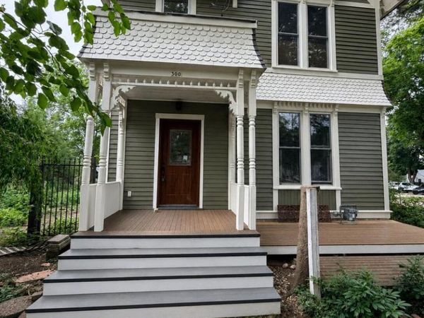 300 W Chestnut STREET, Burlington, WI 53105