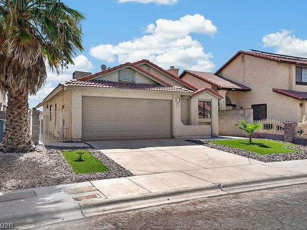 2521 Charteroak Street , Las Vegas, NV 89108
