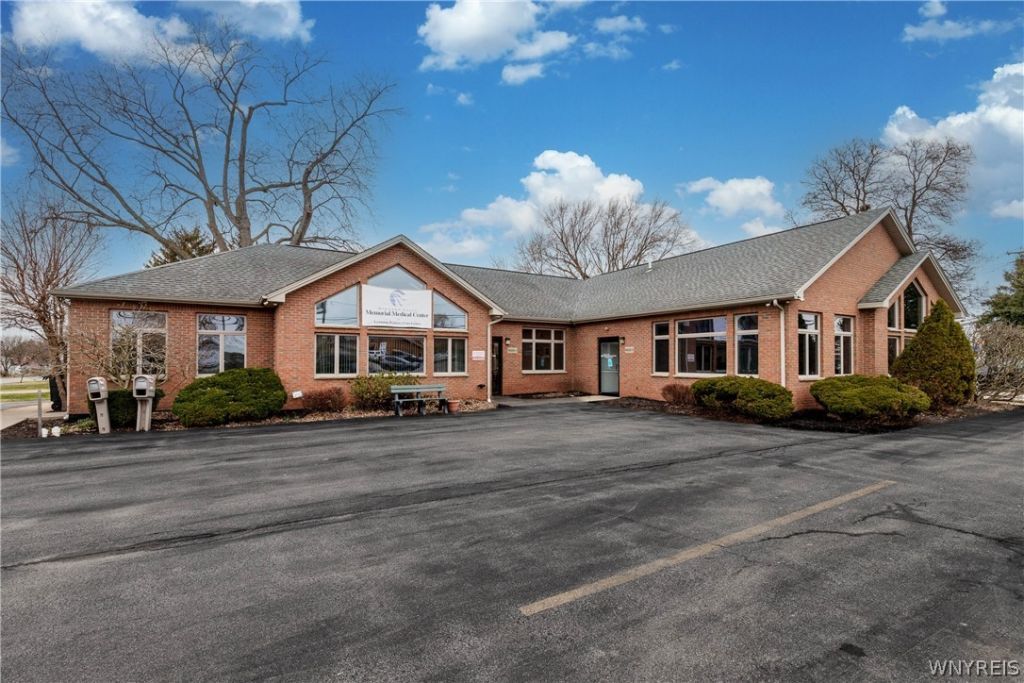 4600 Military Road , Niagara Falls, NY 14305 Main Photo