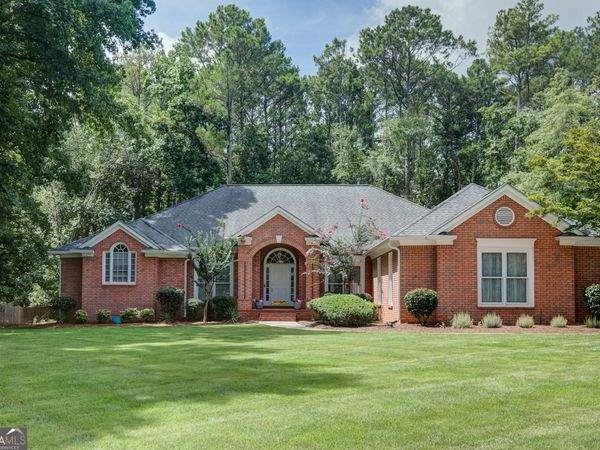 115 Stonehaven Drive, Fayetteville, GA 30215