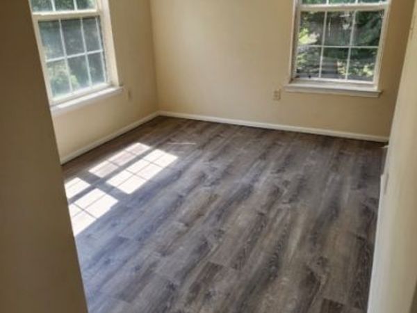 806 Magnolia Ln, Branchburg, NJ 08876