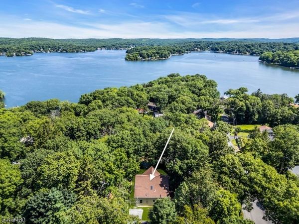 104 Bishops Rock Rd, Hopatcong, NJ 07843