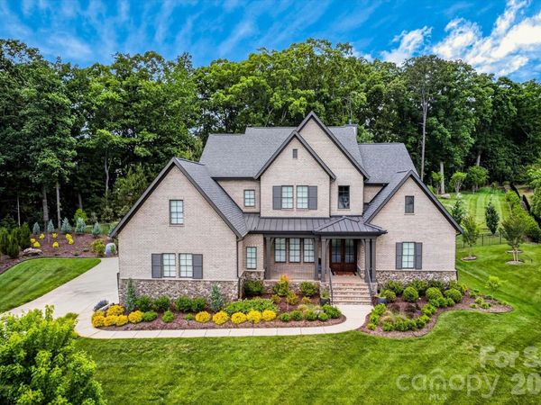 1115 Shelton Oaks Court, Matthews, NC 28105