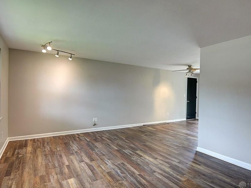 4554 Powell Road, Huber Heights, OH 45424 Photo 4