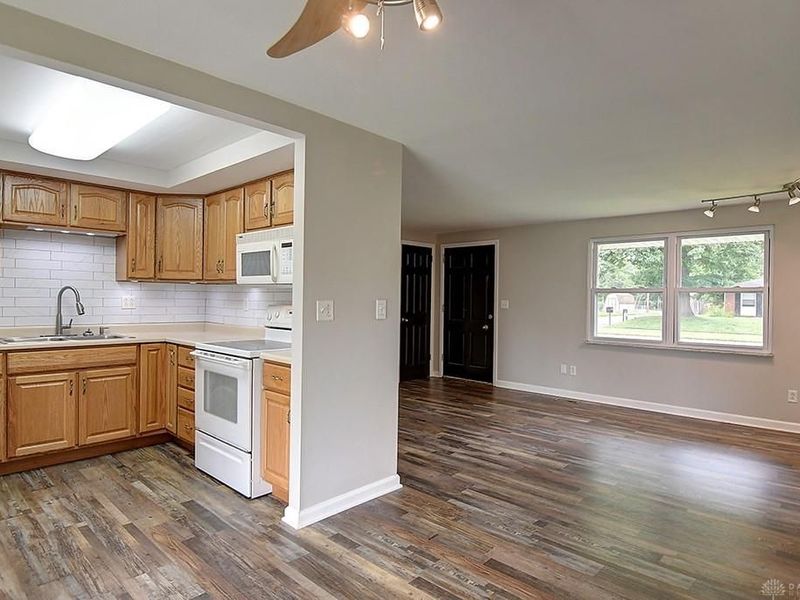4554 Powell Road, Huber Heights, OH 45424 Photo 9