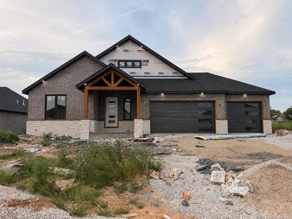 1761 E Skyline , Ozark, MO 65721