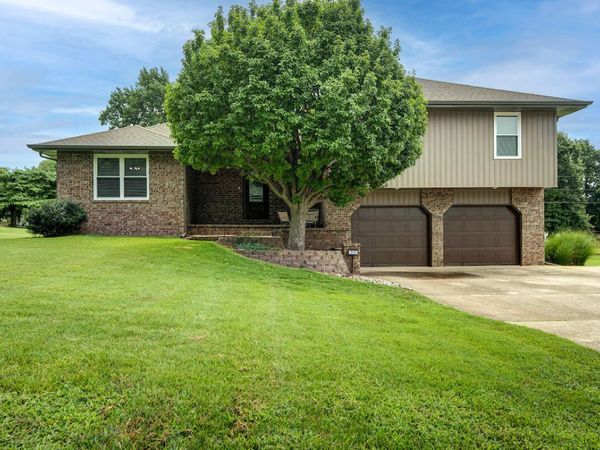 310 N 37th Street , Nixa, MO 65714