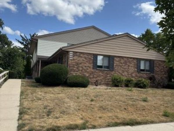 9442 W Maple COURT, West Allis, WI 53214