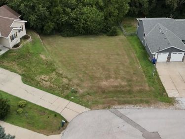 9801 Glen Oval Road, Plattsmouth, NE 68048