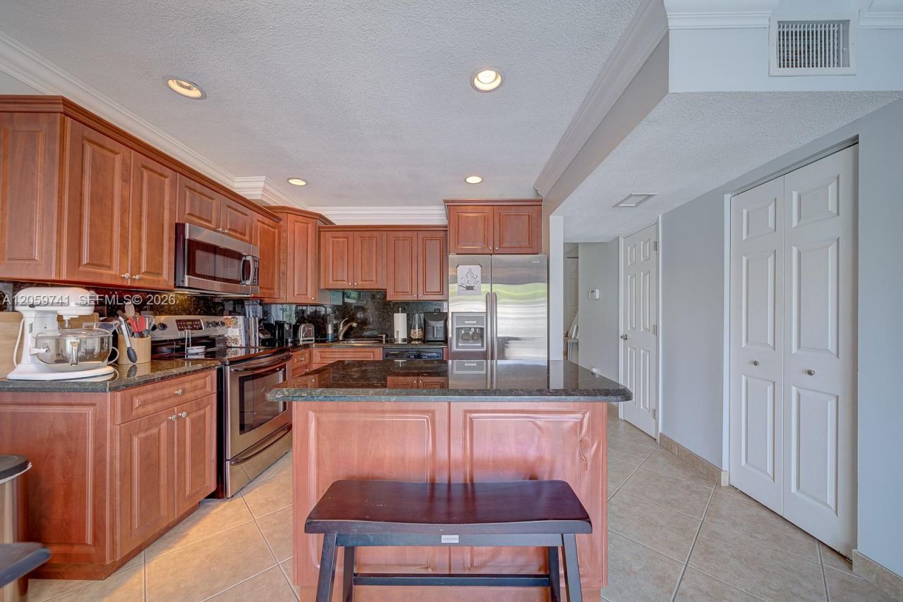 5555 Ludlam Rd , Unit 106, South Miami, FL 33155 Photo