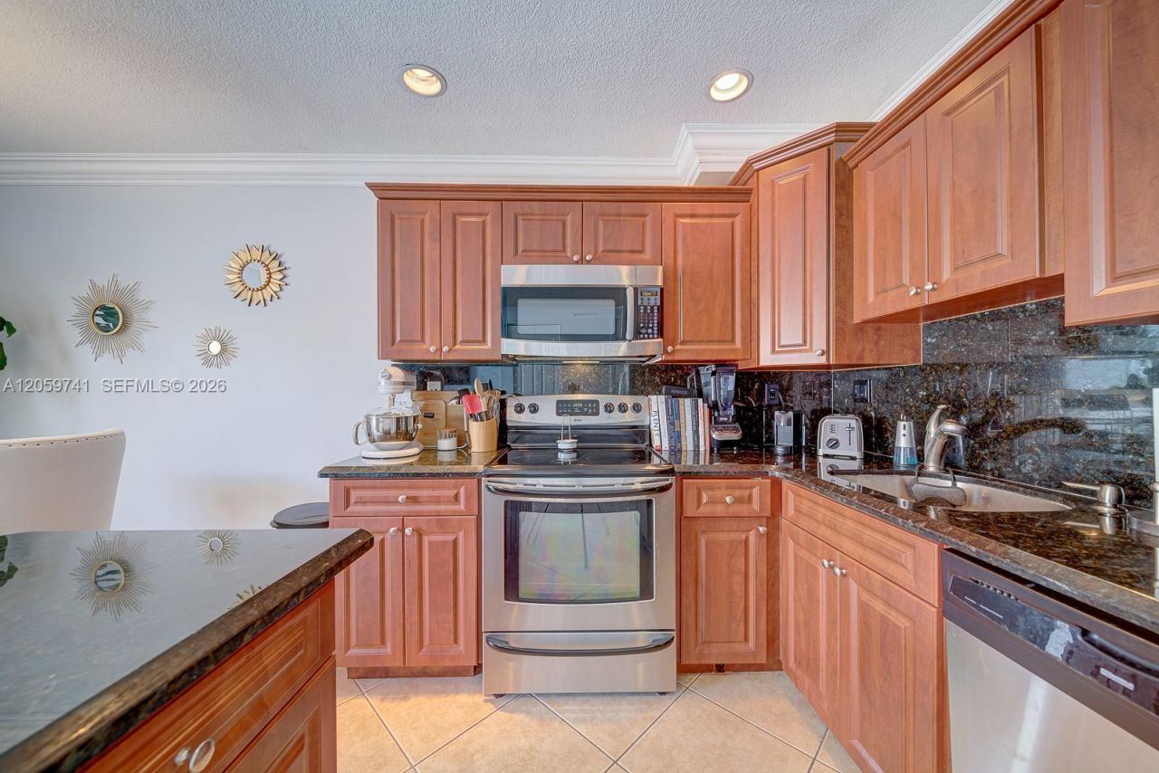 5555 Ludlam Rd , Unit 106, South Miami, FL 33155 Photo