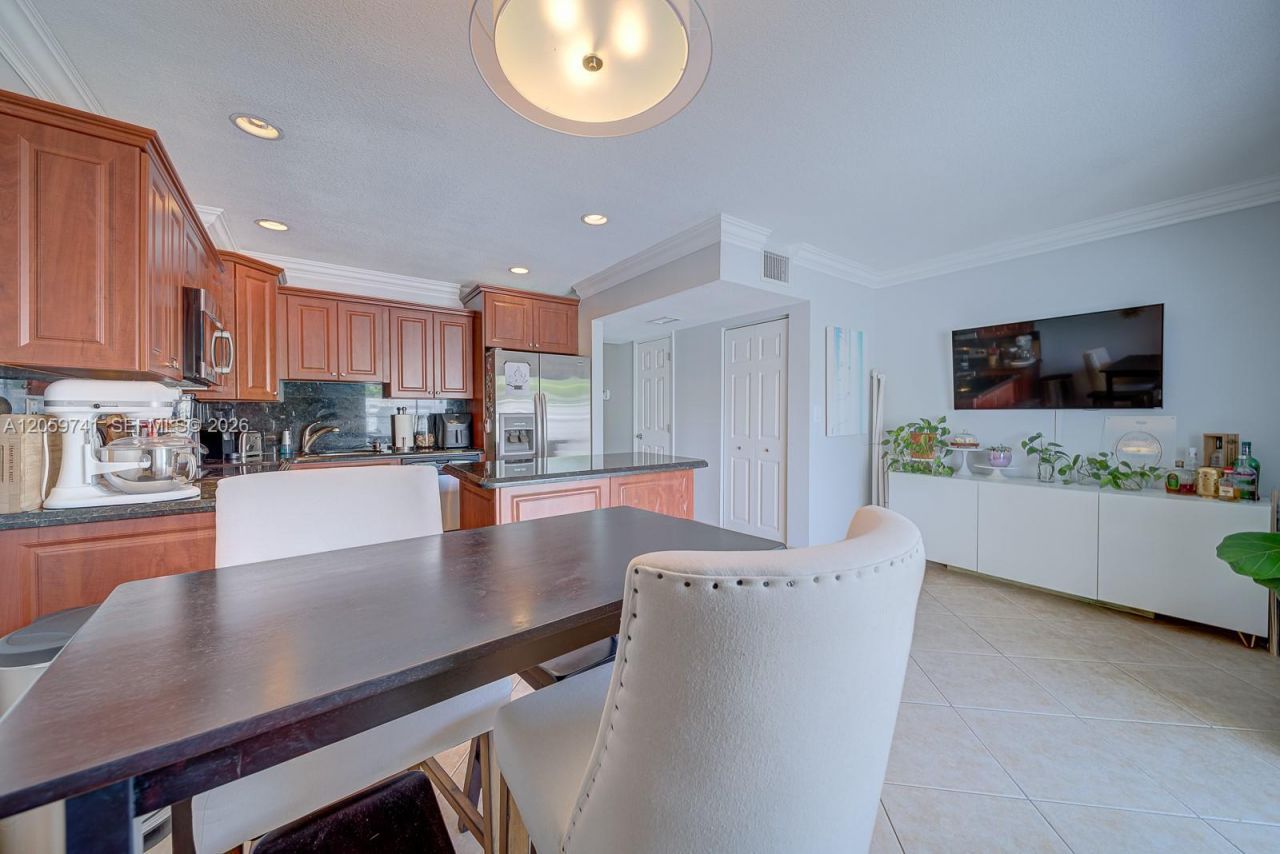 5555 Ludlam Rd , Unit 106, South Miami, FL 33155 Photo