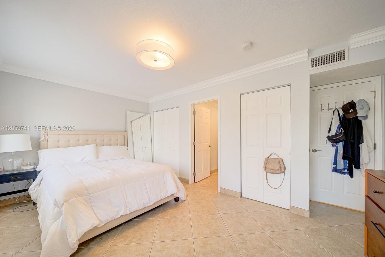 5555 Ludlam Rd , Unit 106, South Miami, FL 33155 Photo