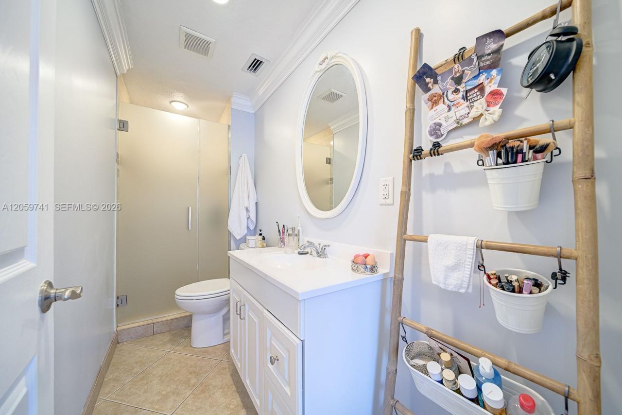 5555 Ludlam Rd , Unit 106, South Miami, FL 33155 Photo