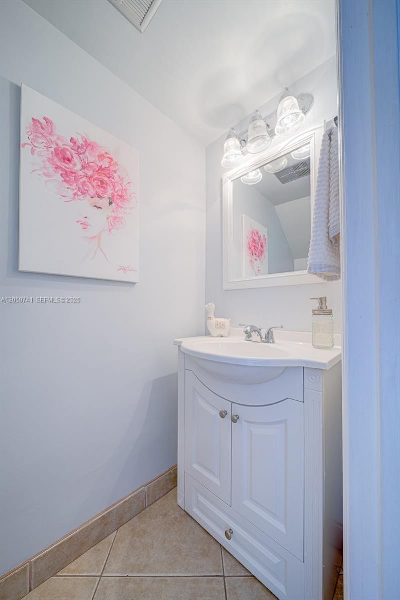 5555 Ludlam Rd , Unit 106, South Miami, FL 33155 Photo