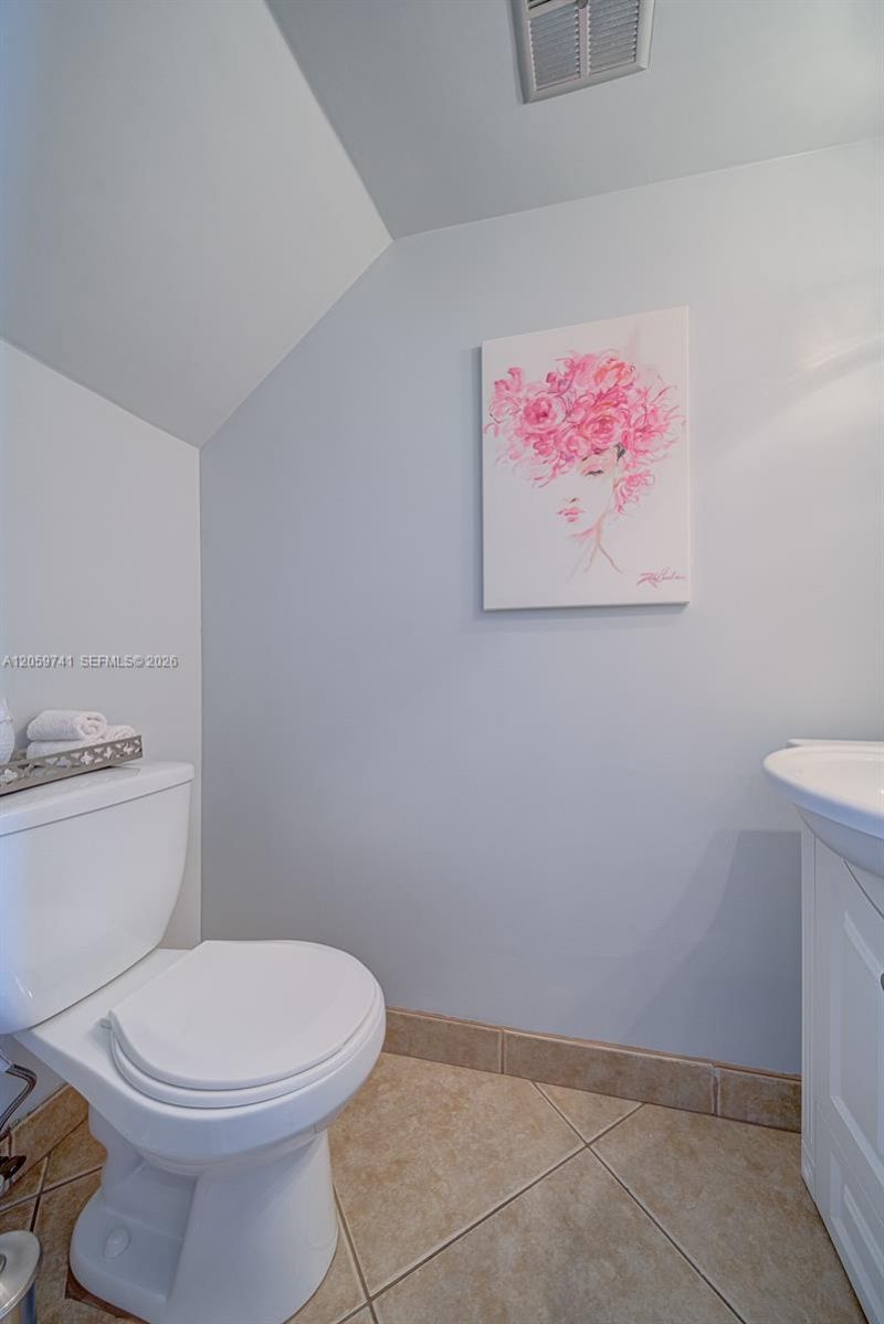 5555 Ludlam Rd , Unit 106, South Miami, FL 33155 Photo