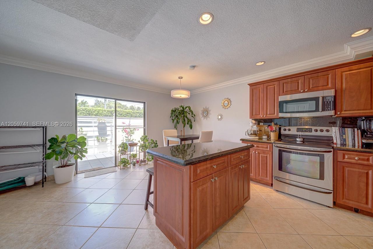 5555 Ludlam Rd , Unit 106, South Miami, FL 33155 Photo