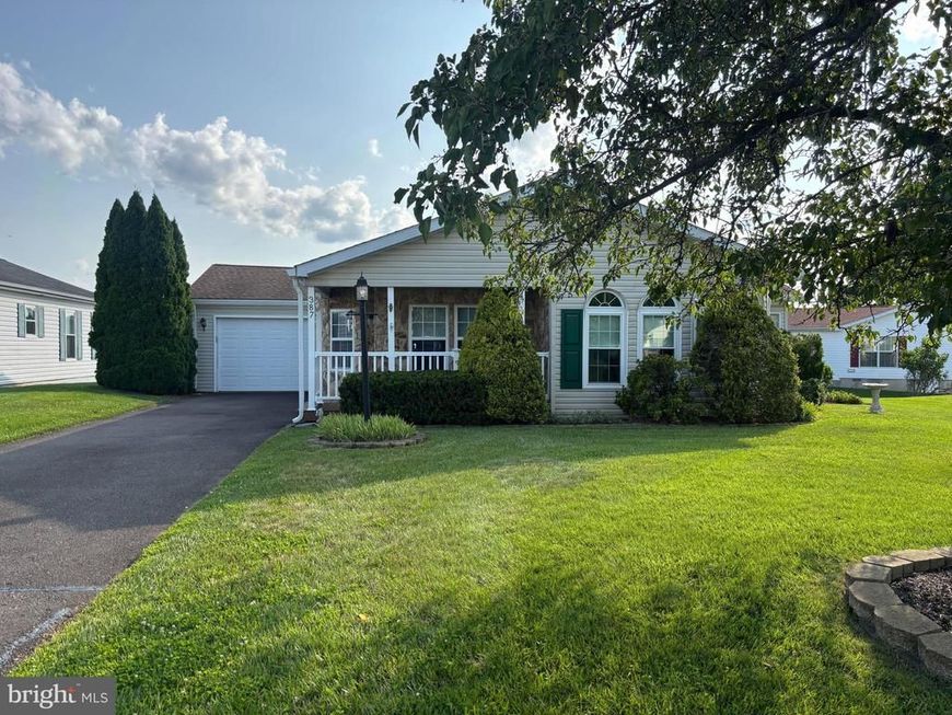 387 Thrush Court W, Unit W, New Hope, PA 18938 Main Photo