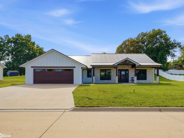 809 S Smith St., Mount Pleasant, IA 52641