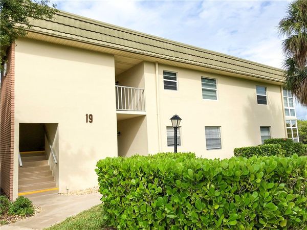 19 Vista Gardens Trail, Unit 201, Vero Beach, FL 32962
