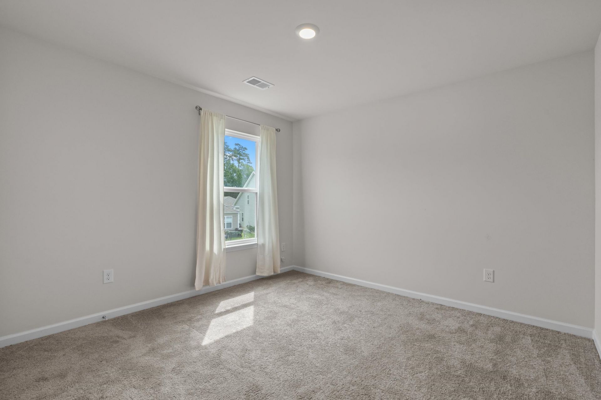 501 Hogwart Ln.  Photo 26