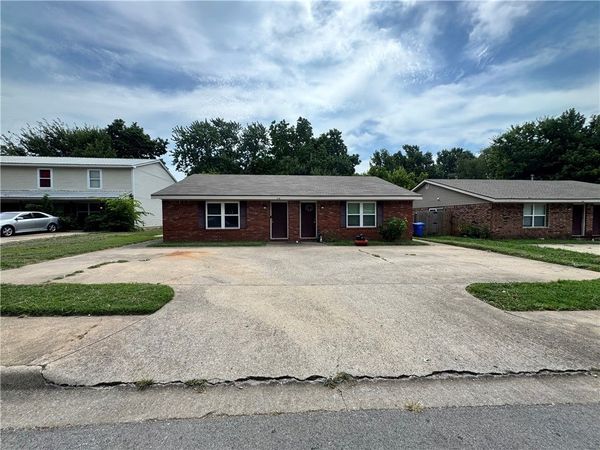 2748 & 2750 N Arroyo Avenue, Fayetteville, AR 72703