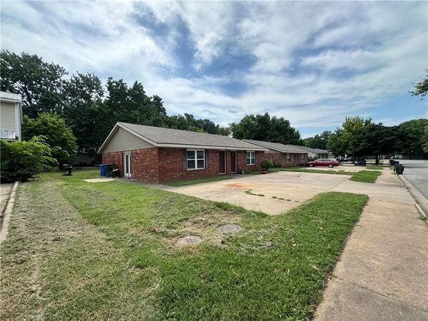 2748 & 2750 N Arroyo Avenue , Fayetteville, AR 72703