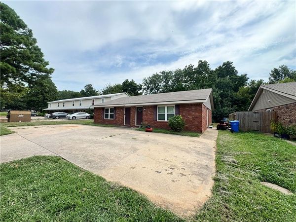 2748 & 2750 N Arroyo Avenue, Fayetteville, AR 72703
