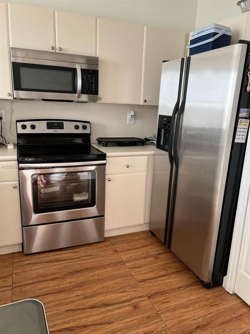17820 NW 73rd Ave , Unit 200-1, Hialeah, FL 33015 Photo