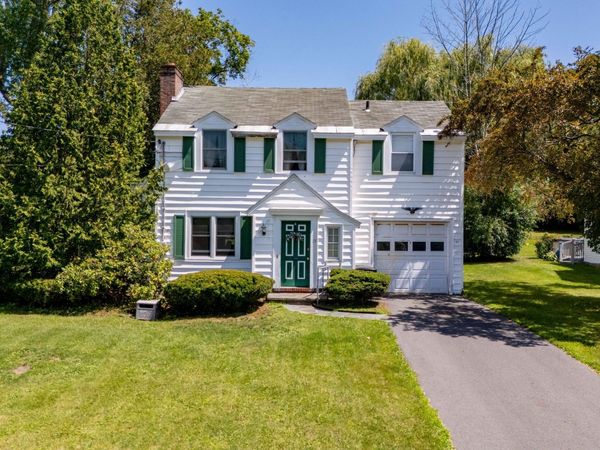 17 Van Dyke Avenue, Amsterdam, NY 12010