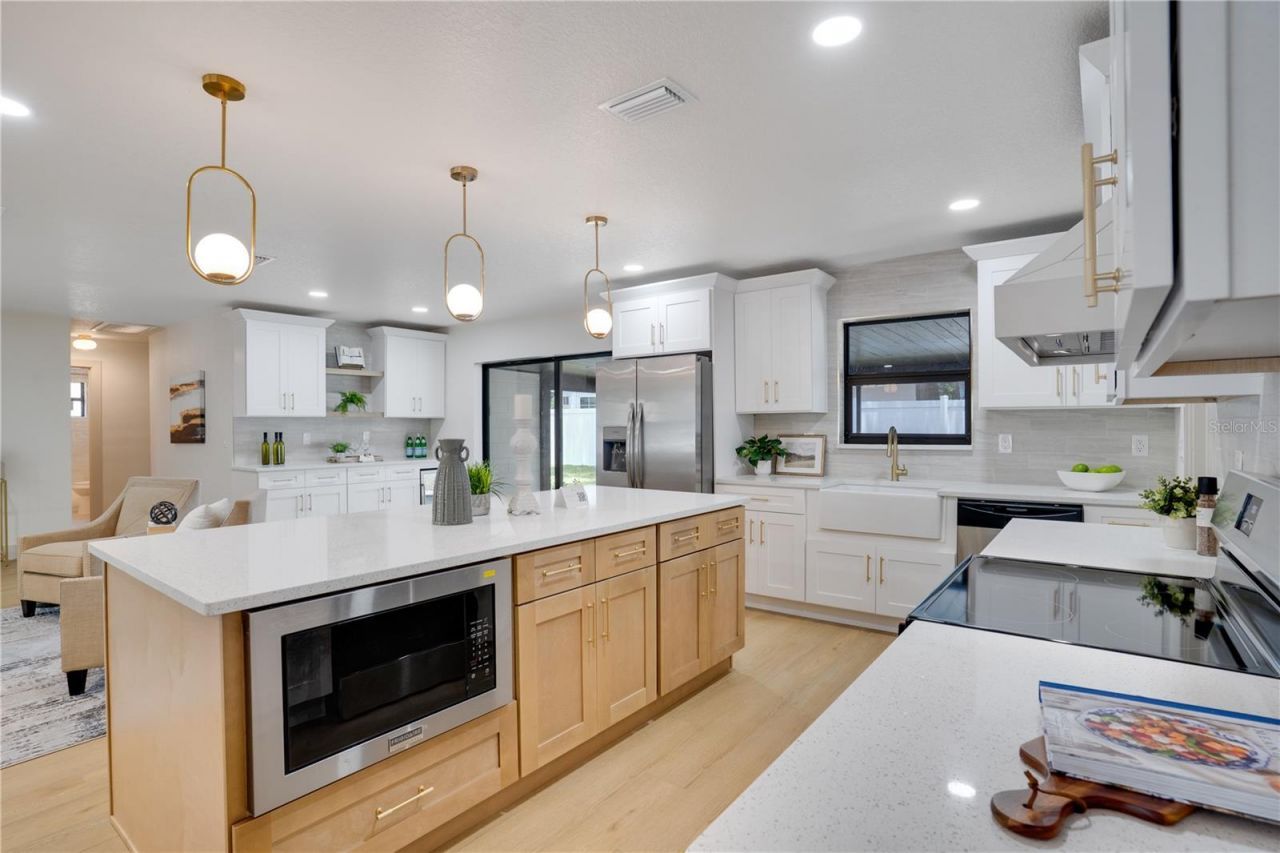 2239 68th Avenue N, Saint Petersburg, FL 33702 Photo