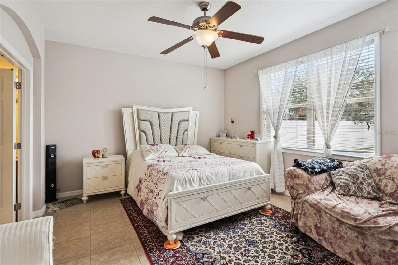 3918 Watersend Drive, Orlando, FL 32829 Photo