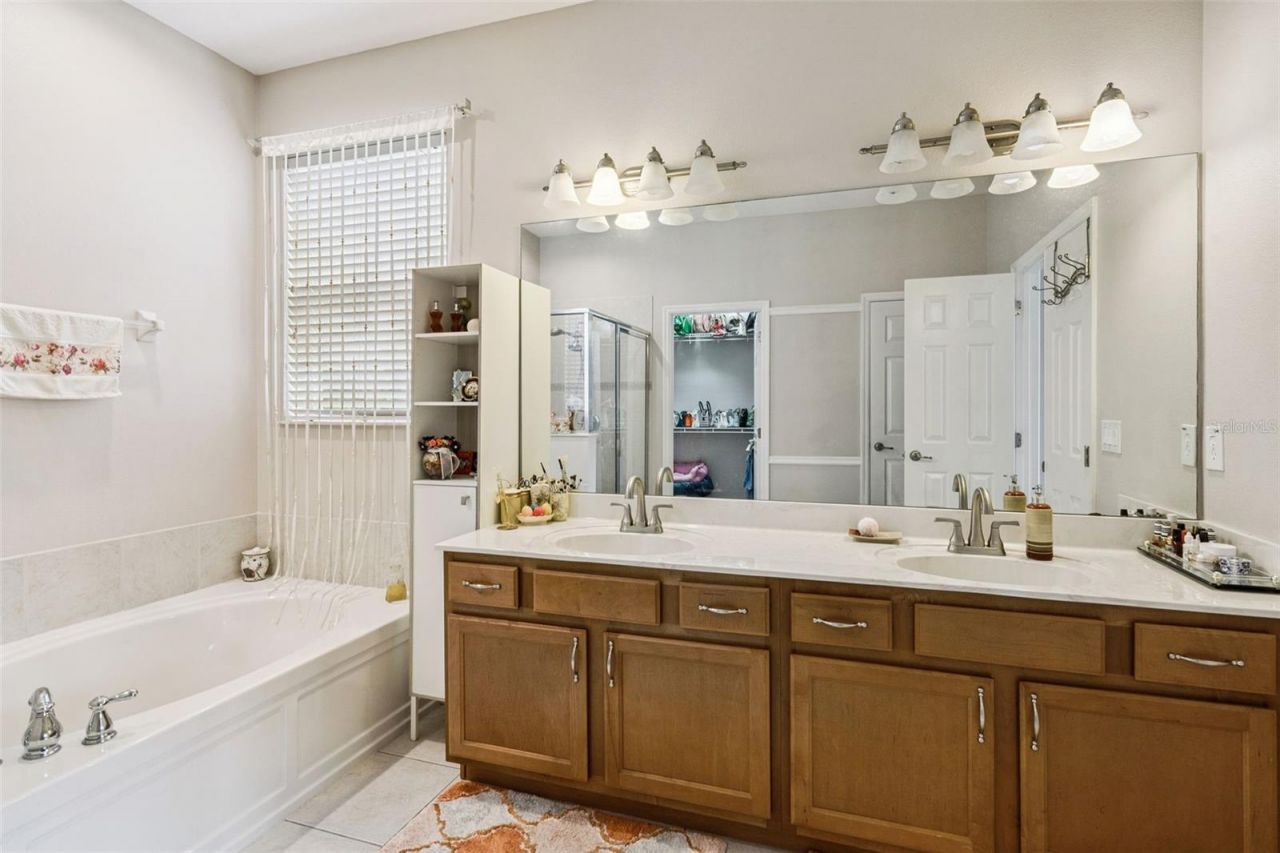3918 Watersend Drive, Orlando, FL 32829 Photo