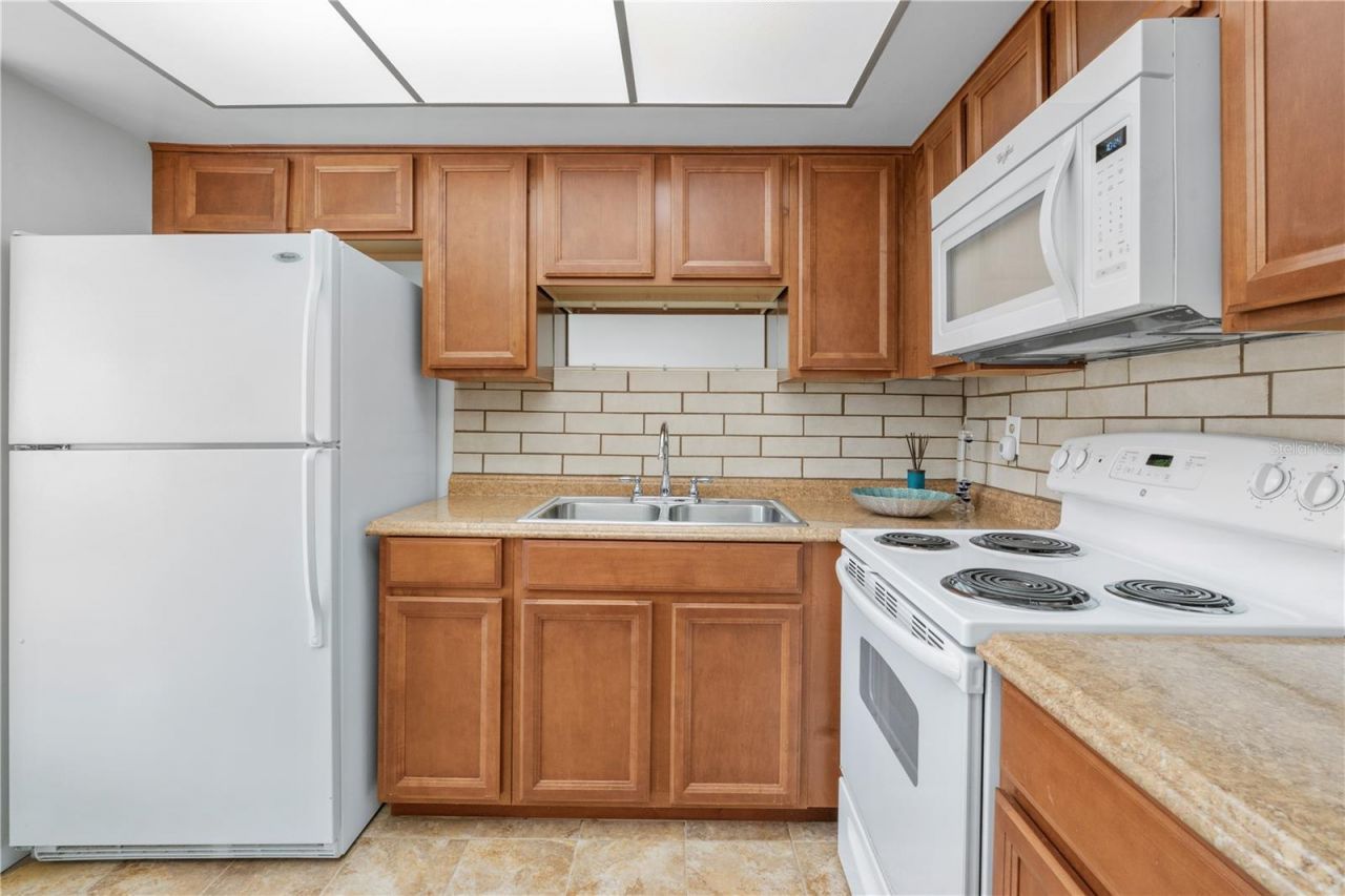 7801 11th Street N, Unit 302, Saint Petersburg, FL 33702 Photo
