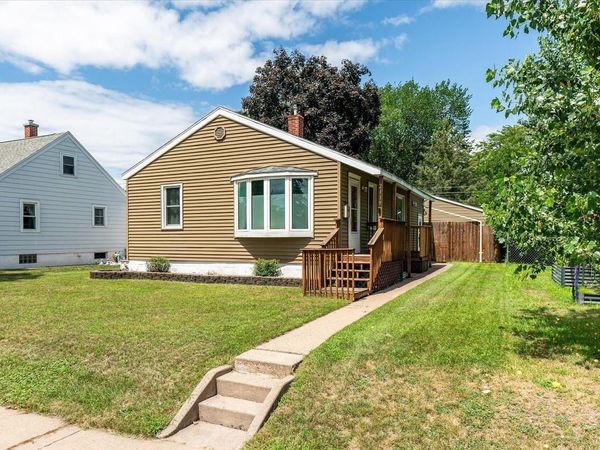 2119 Farnam STREET, La Crosse, WI 54601