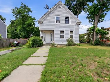21 Lyman, Brockton, MA 02302