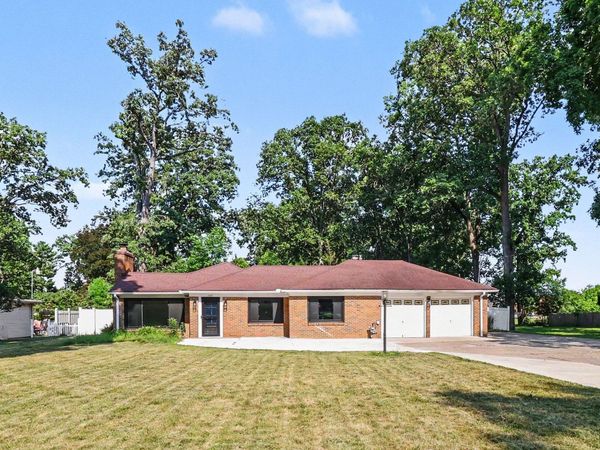 1127 S Brown Street, Jackson, MI 49203
